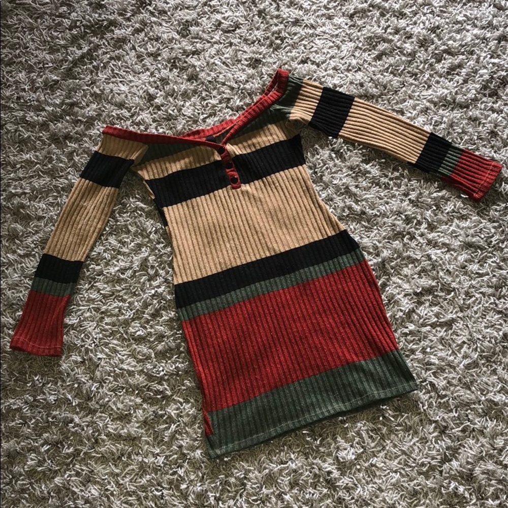 Long-sleeved mini-dress